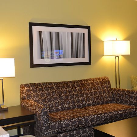 Holiday Inn Express Hotel & Suites Bloomington-Normal University Area By Ihg Room photo