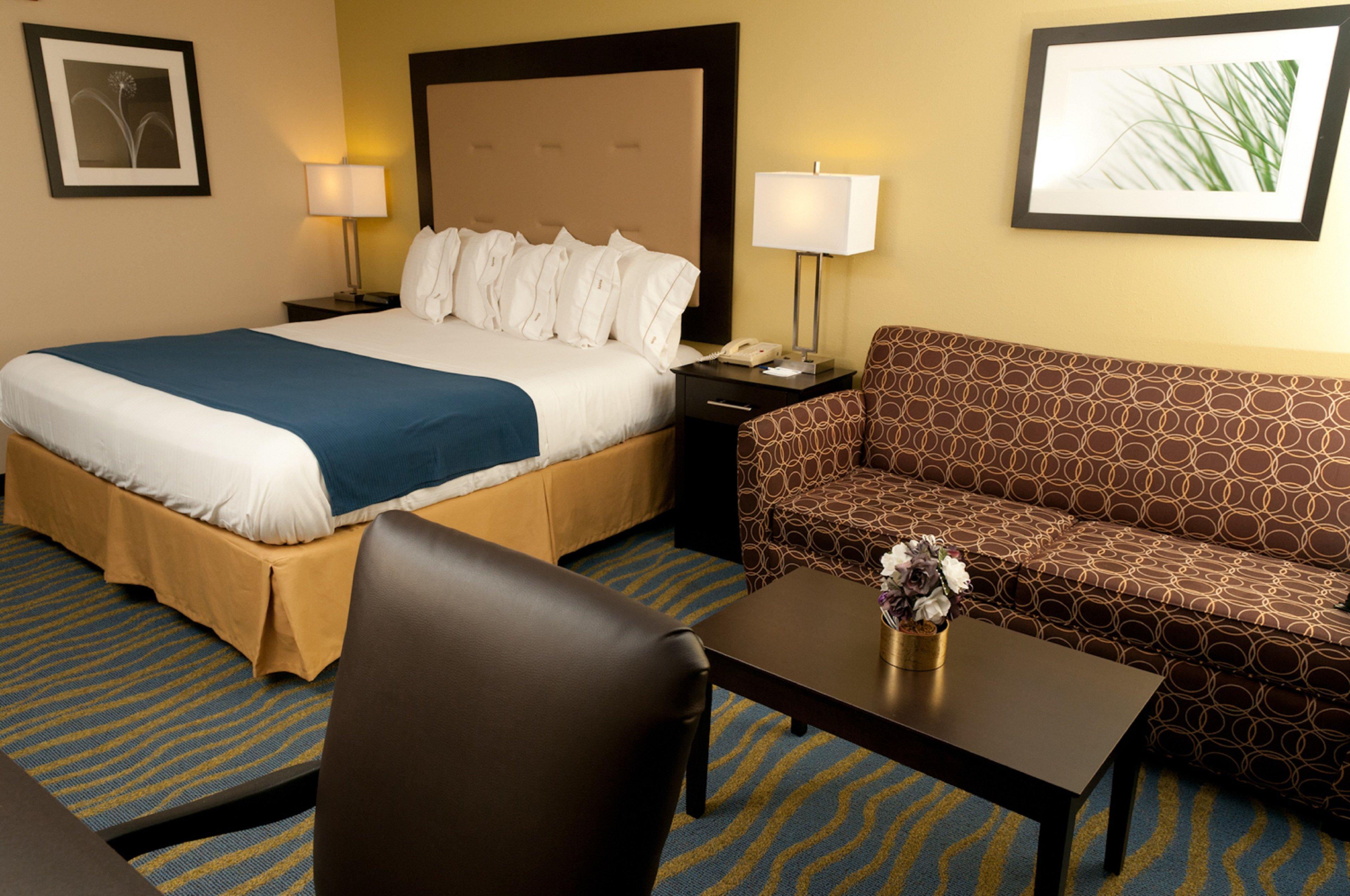 Holiday Inn Express Hotel & Suites Bloomington-Normal University Area By Ihg Exterior photo