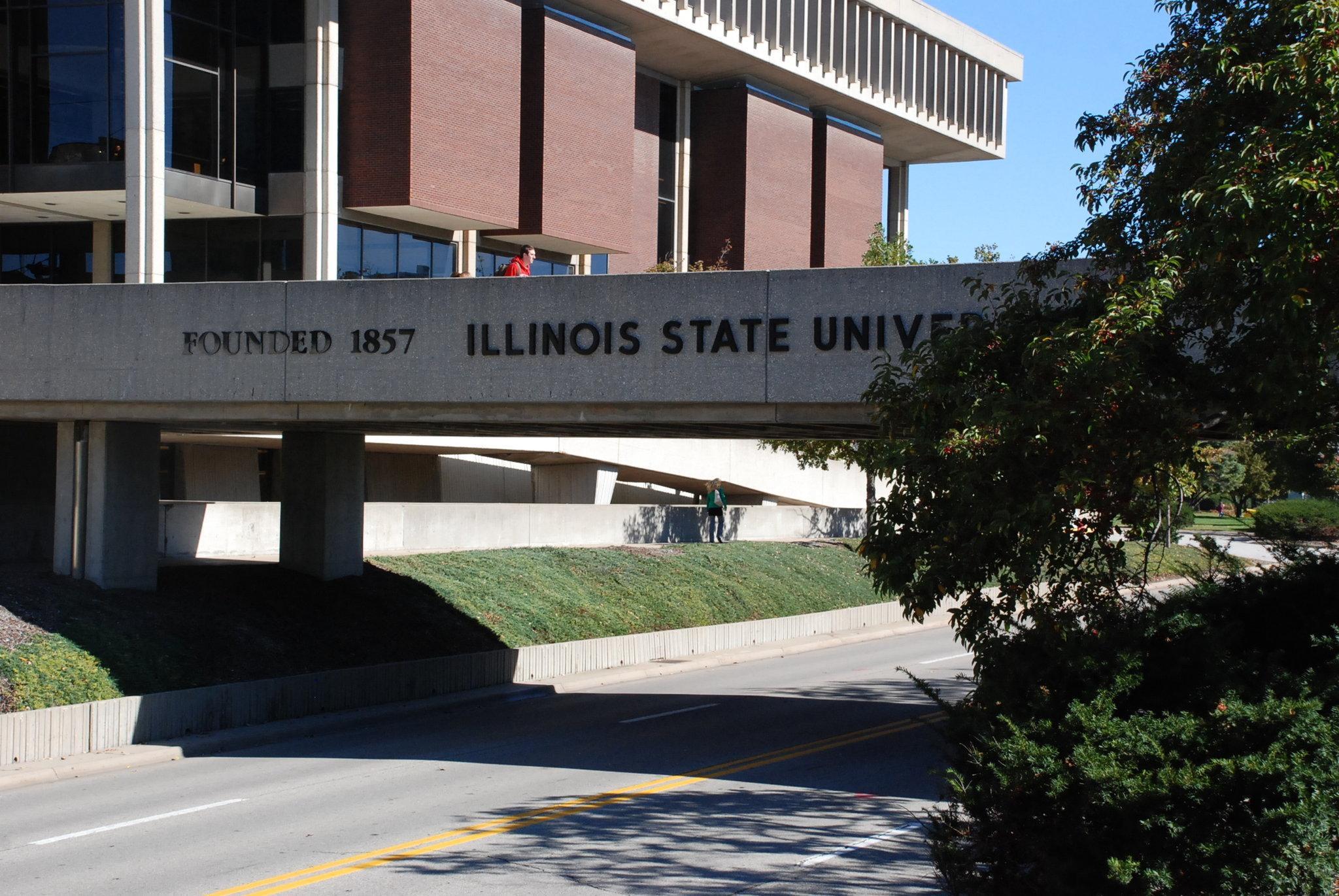 Holiday Inn Express Hotel & Suites Bloomington-Normal University Area By Ihg Exterior photo