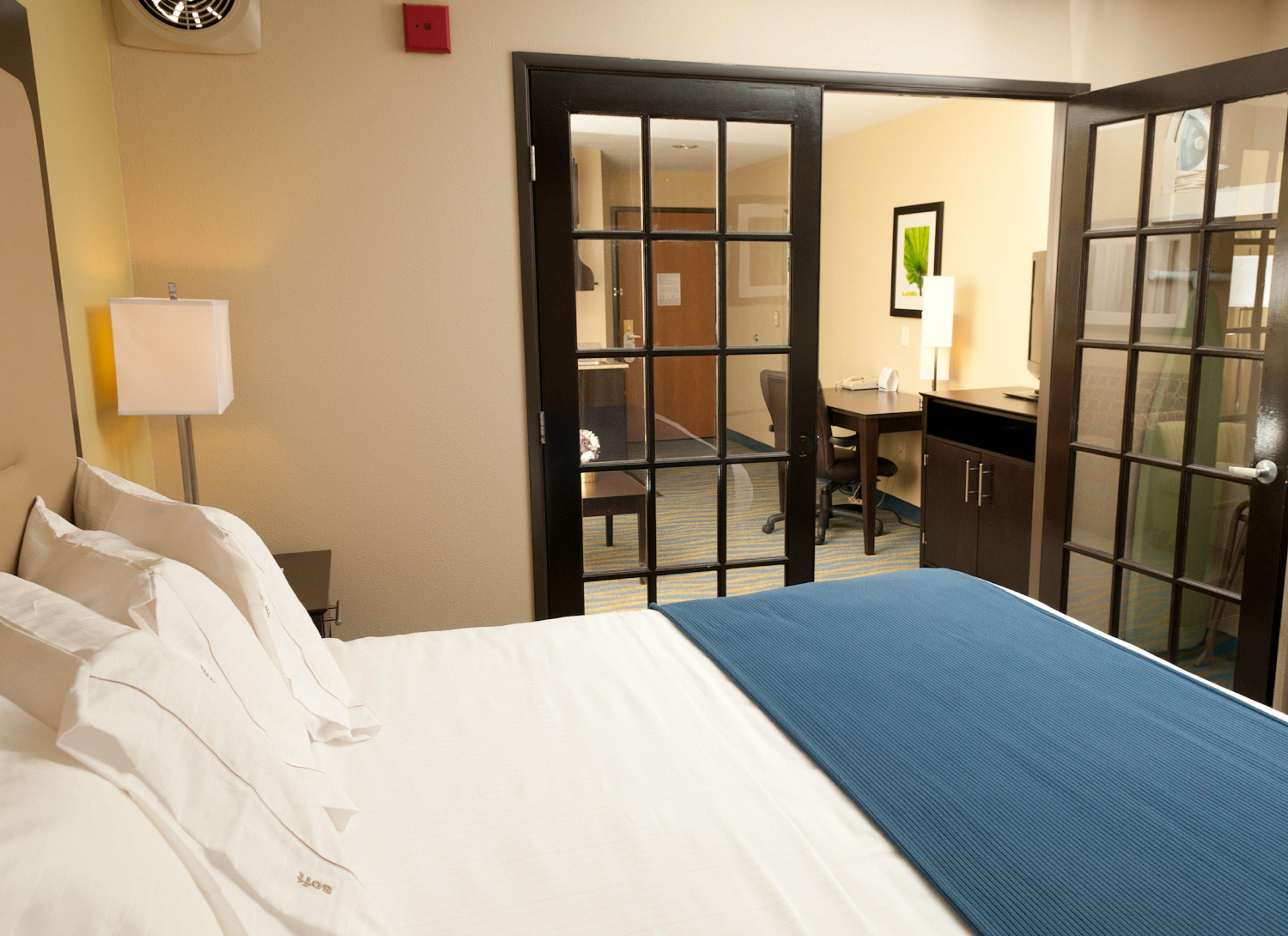 Holiday Inn Express Hotel & Suites Bloomington-Normal University Area By Ihg Exterior photo
